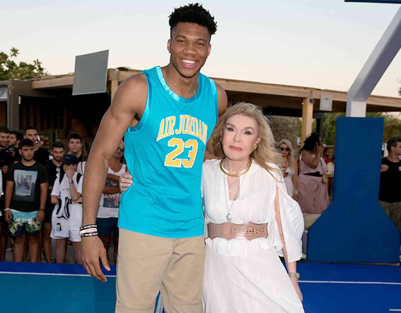 vardinogianni novibet antetokounmpo giantheart 1383x1080